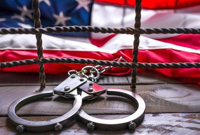 ¿Cómo afectan los crímenes de inmigración al estatus legal en Estados Unidos? ¿Cómo afectan los crímenes de inmigración al estatus legal en Estados Unidos?