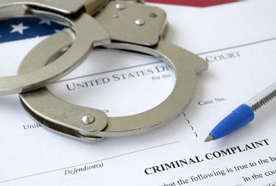 Tipos de crímenes de inmigración que pueden llevar a la deportación Tipos de crímenes de inmigración que pueden llevar a la deportación